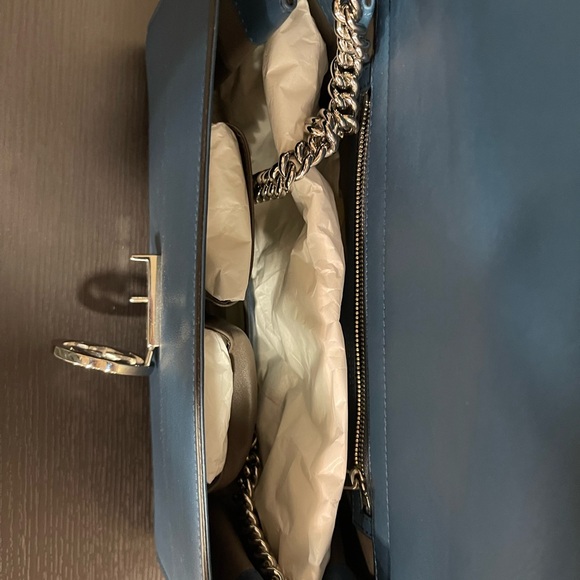 Gucci Dusty Avio Shoulder Bag with Chain - Picture 8 of 14